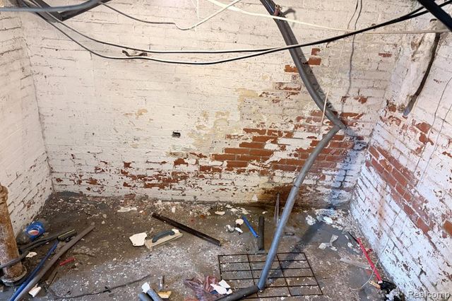 6264 Holcomb Street, Detroit, MI 48213