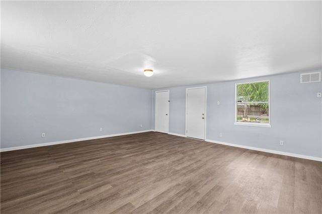 1506 Crosby St, Portland, TX 78374