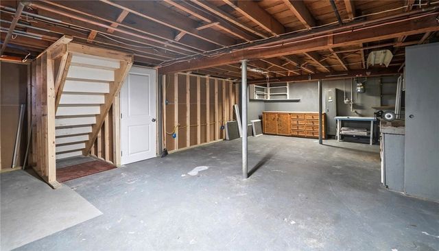 67 Montgomery Road, Swansea, MA 02777