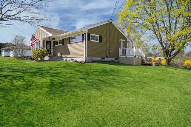 67 Montgomery Road, Swansea, MA 02777