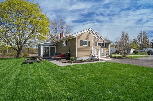 67 Montgomery Road, Swansea, MA 02777