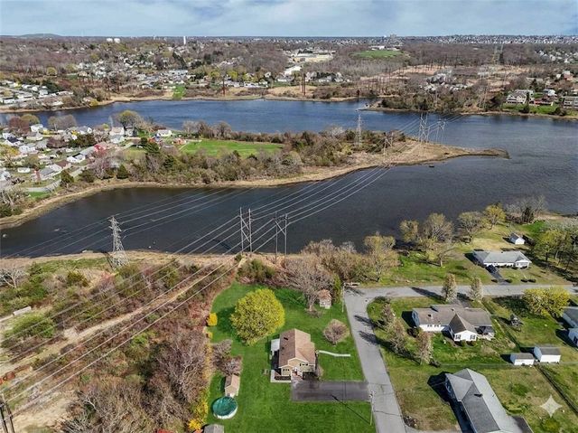 67 Montgomery Road, Swansea, MA 02777