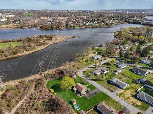 67 Montgomery Road, Swansea, MA 02777