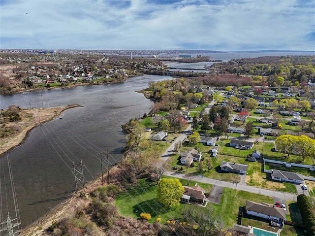 67 Montgomery Road, Swansea, MA 02777