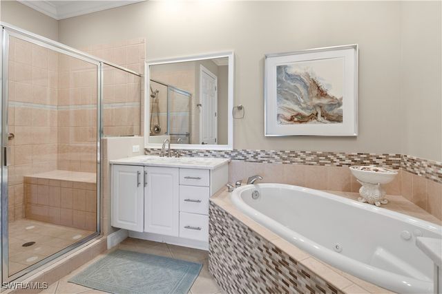 5025 Blauvelt WAY 101, Naples, FL 34105