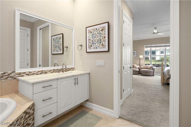 5025 Blauvelt WAY 101, Naples, FL 34105