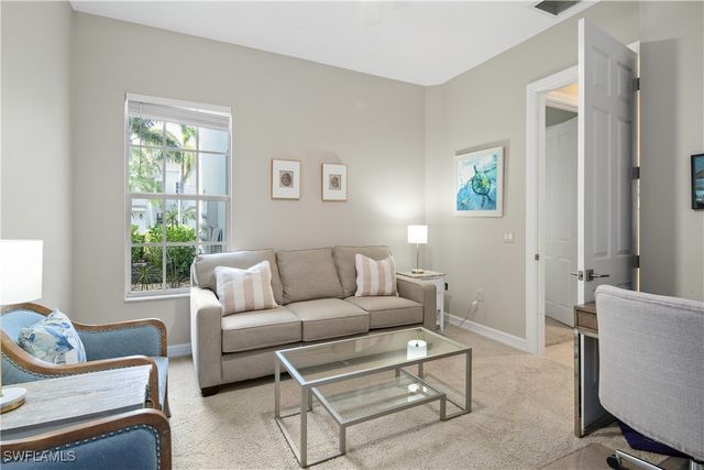 5025 Blauvelt WAY 101, Naples, FL 34105