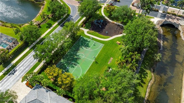 5025 Blauvelt WAY 101, Naples, FL 34105