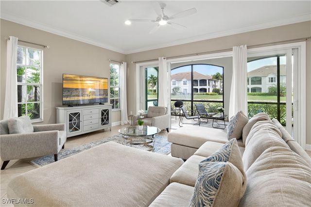 5025 Blauvelt WAY 101, Naples, FL 34105