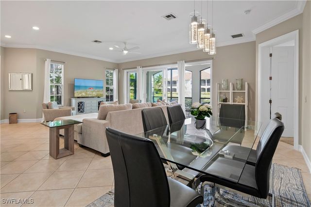 5025 Blauvelt WAY 101, Naples, FL 34105