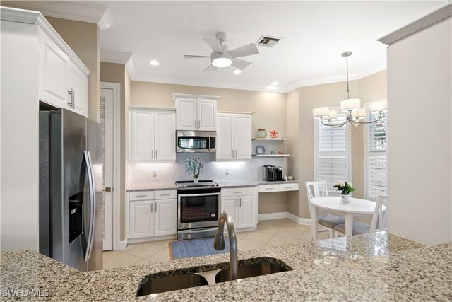 5025 Blauvelt WAY 101, Naples, FL 34105