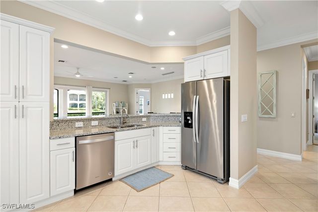 5025 Blauvelt WAY 101, Naples, FL 34105