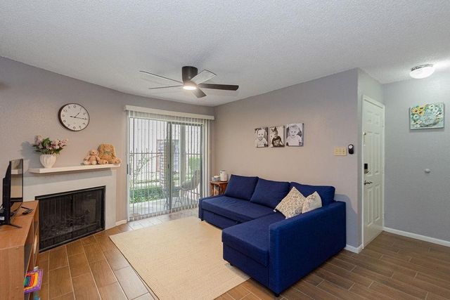 2120 El Paseo Street 603, Houston, TX 77054