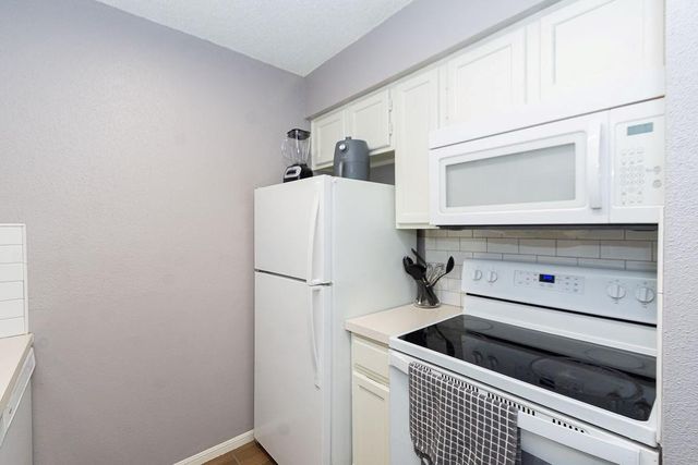 2120 El Paseo Street 603, Houston, TX 77054