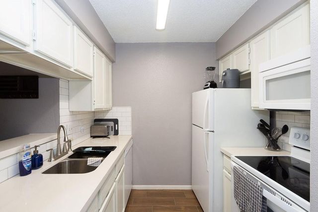 2120 El Paseo Street 603, Houston, TX 77054