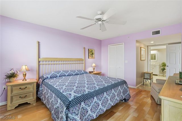 25 Bluebill AVE A801, Naples, FL 34108