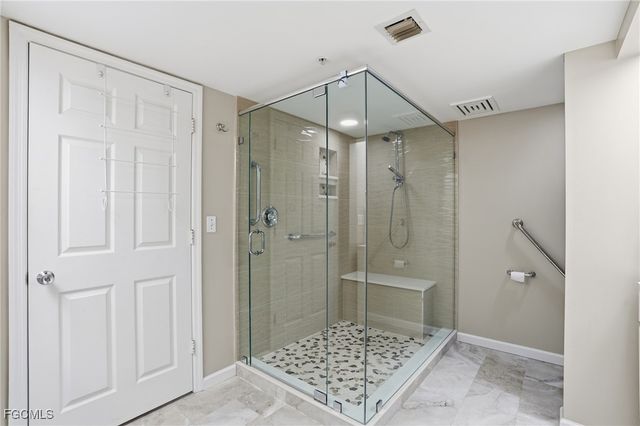 25 Bluebill AVE A801, Naples, FL 34108