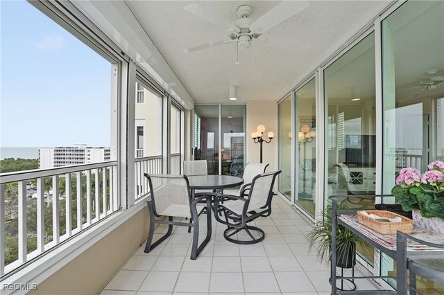 25 Bluebill AVE A801, Naples, FL 34108