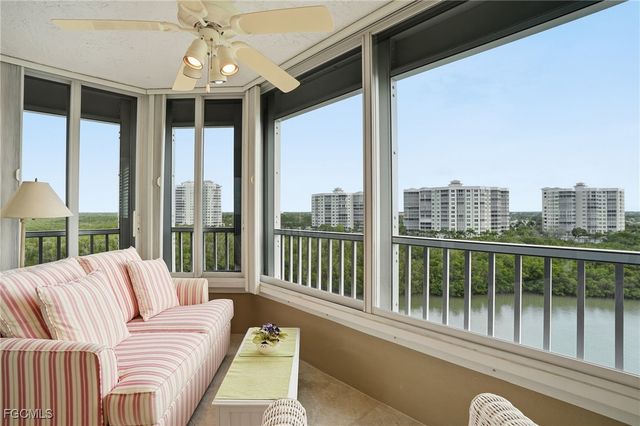 25 Bluebill AVE A801, Naples, FL 34108