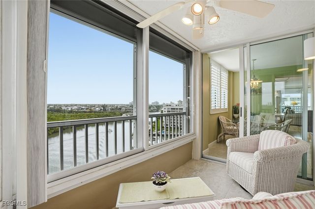 25 Bluebill AVE A801, Naples, FL 34108