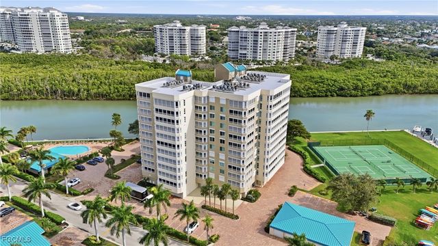 25 Bluebill AVE A801, Naples, FL 34108