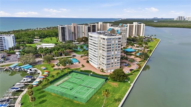 25 Bluebill AVE A801, Naples, FL 34108