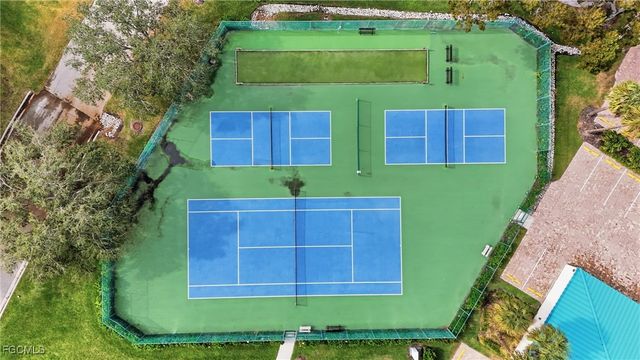 25 Bluebill AVE A801, Naples, FL 34108