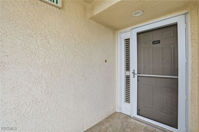 25 Bluebill AVE A801, Naples, FL 34108