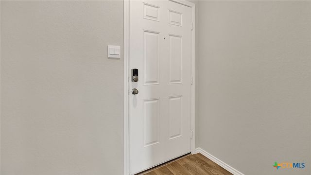 402 WILD GOOSE Drive, Luling, TX 78648