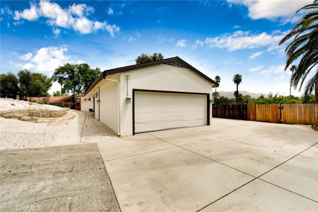 2128 Oak Crest, Riverside, CA 92506