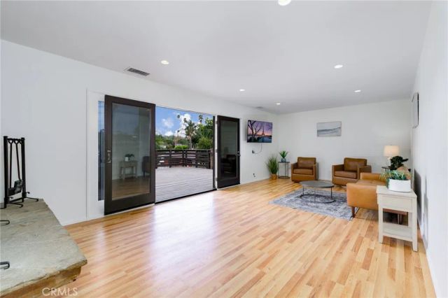 2128 Oak Crest, Riverside, CA 92506