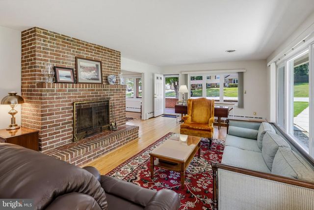 2901 CHESTNUT HILL DR, Ellicott City, MD 21043