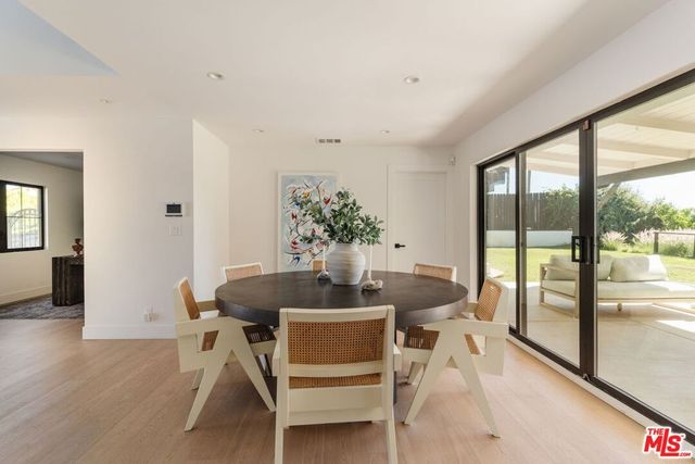 23278 Aetna Street, Woodland Hills, CA 91367