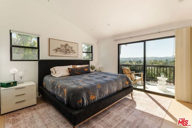 23278 Aetna Street, Woodland Hills, CA 91367