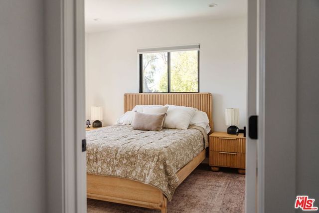 23278 Aetna Street, Woodland Hills, CA 91367