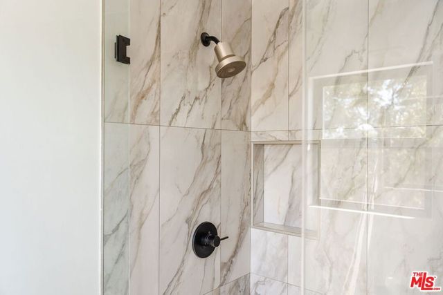 23278 Aetna Street, Woodland Hills, CA 91367