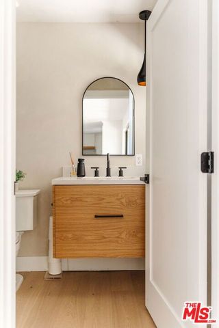 23278 Aetna Street, Woodland Hills, CA 91367