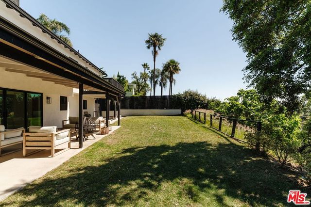 23278 Aetna Street, Woodland Hills, CA 91367