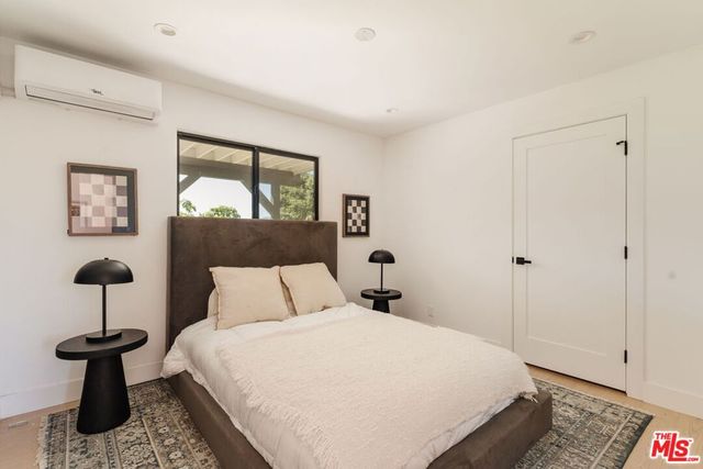 23278 Aetna Street, Woodland Hills, CA 91367