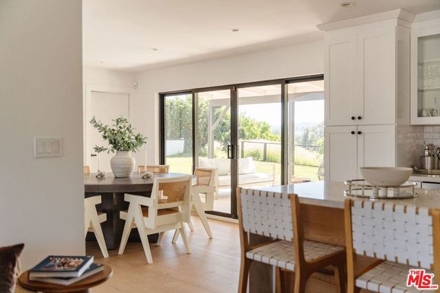 23278 Aetna Street, Woodland Hills, CA 91367