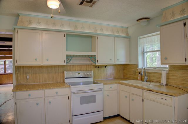 20512 S 137th East Avenue, Bixby, OK 74008