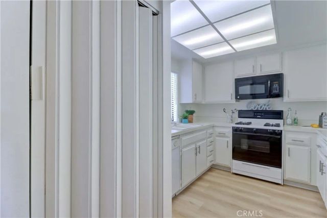 8877 Tulare 313-B, Huntington Beach, CA 92646