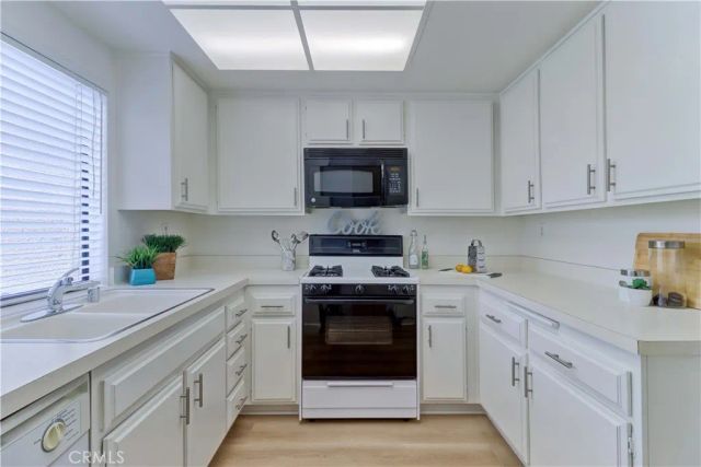8877 Tulare 313-B, Huntington Beach, CA 92646