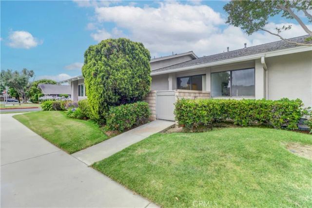8877 Tulare 313-B, Huntington Beach, CA 92646