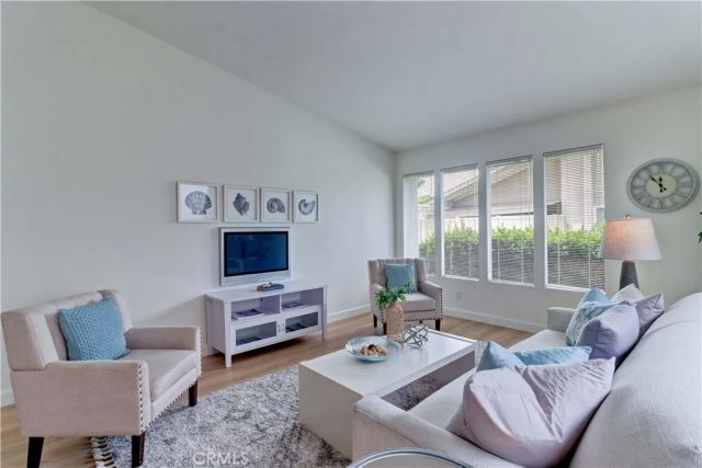 8877 Tulare 313-B, Huntington Beach, CA 92646