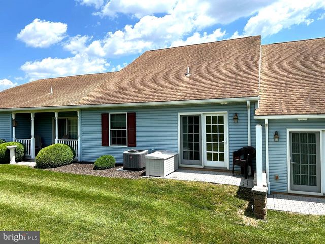 1390 VILLAGE DR, Spring Grove, PA 17362