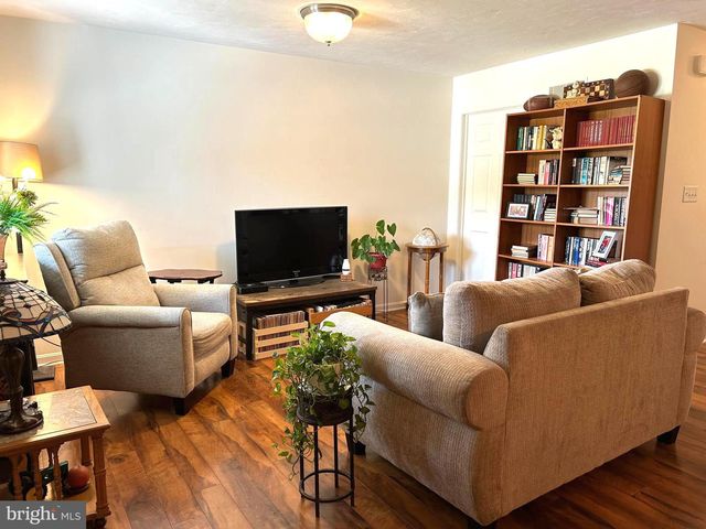 1390 VILLAGE DR, Spring Grove, PA 17362