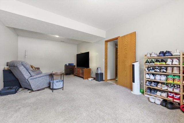112 DODDS Circle, Council Bluffs, IA 51503