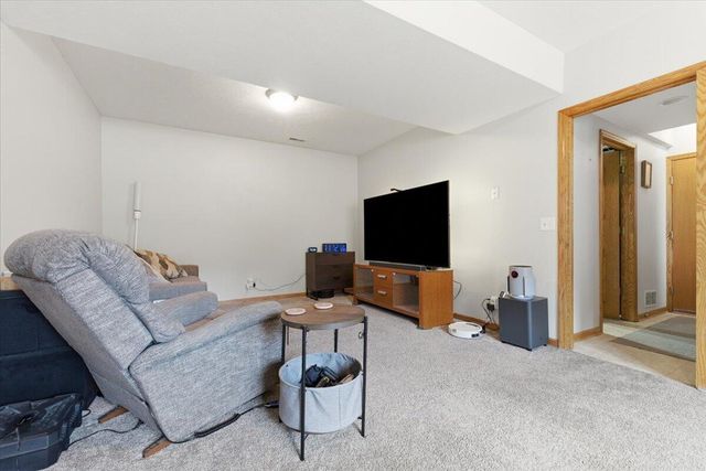 112 DODDS Circle, Council Bluffs, IA 51503