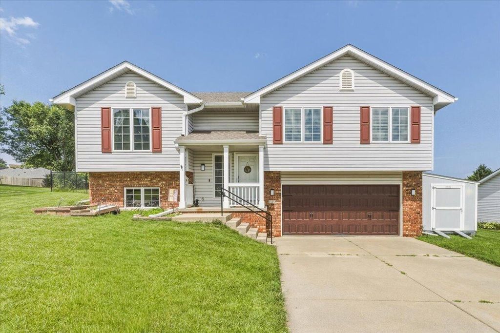 112 DODDS Circle, Council Bluffs, IA 51503